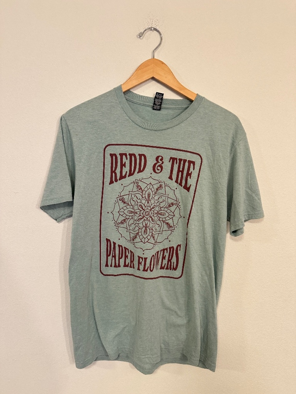 Redd & The Paper Flowers Heathered Dusty Sage Band T Shirt Mens M